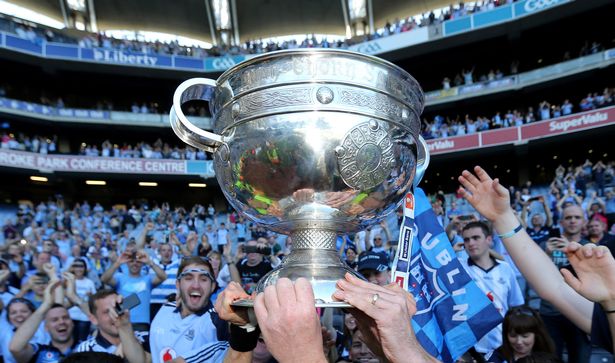 Sam Maguire Visits St Colmcilles JNS